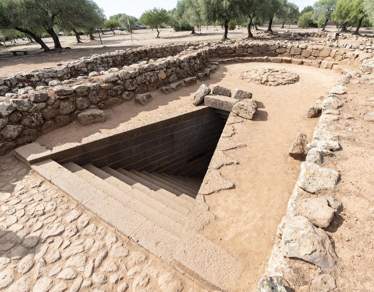 pradelli group hotel duomo sardegna oristano tradizioni archeologia